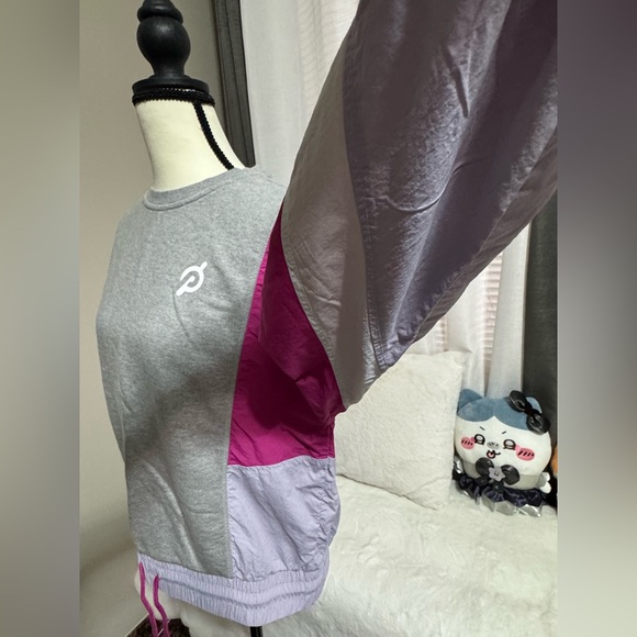 Peloton Heather Gray Crewneck - Picture 3 of 6